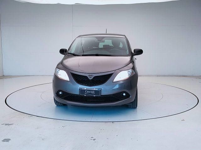 Usata Lancia Ypsilon Gold 70 CV (51 kW) 2020 Grigio