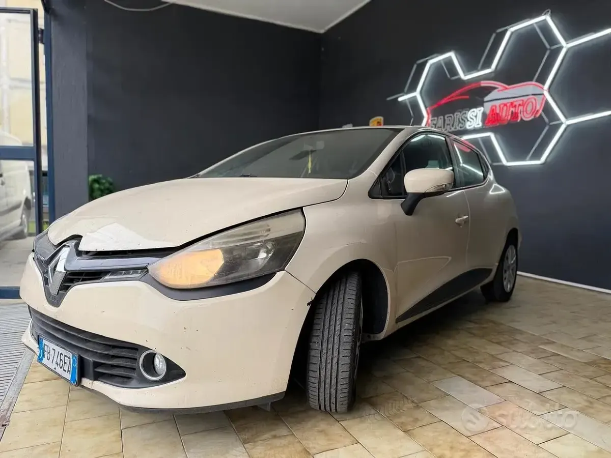 Usata Renault Clio IV 75 CV (55 kW) 2015 Beige Berlina
