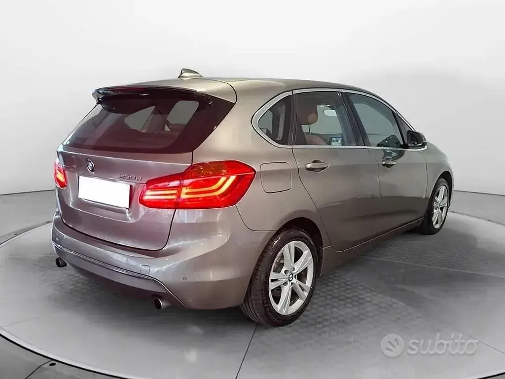 Usata BMW 220 Active Tourer Luxury Line 190 CV (139 kW) 2015 Aqua Monovolume