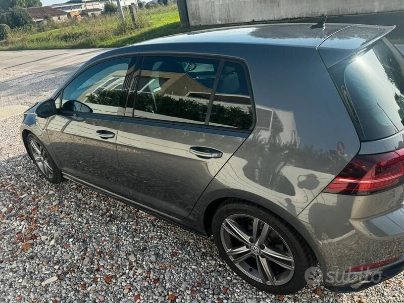 Usata VW Golf VII R-line 150 CV (110 kW) 2019 Grigio Berlina