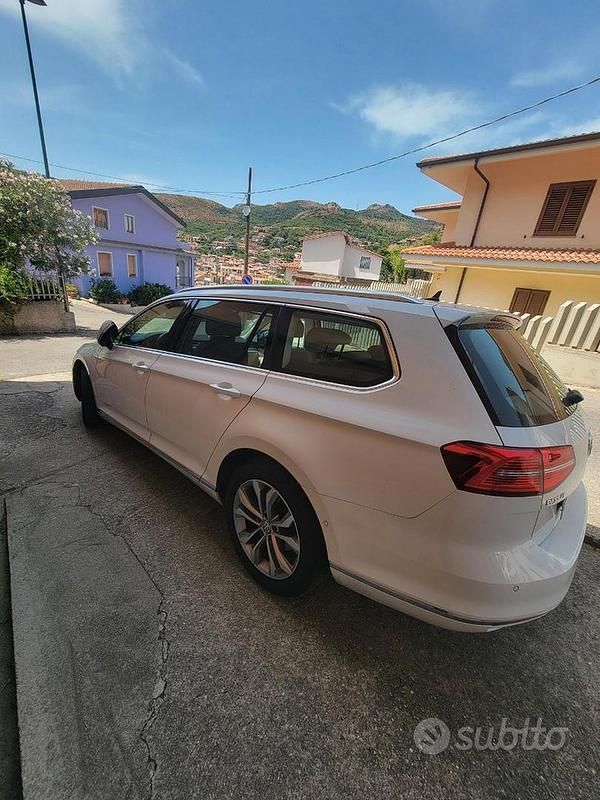 Usata VW Passat 150 CV (110 kW) 2015 Bianco Station wagon