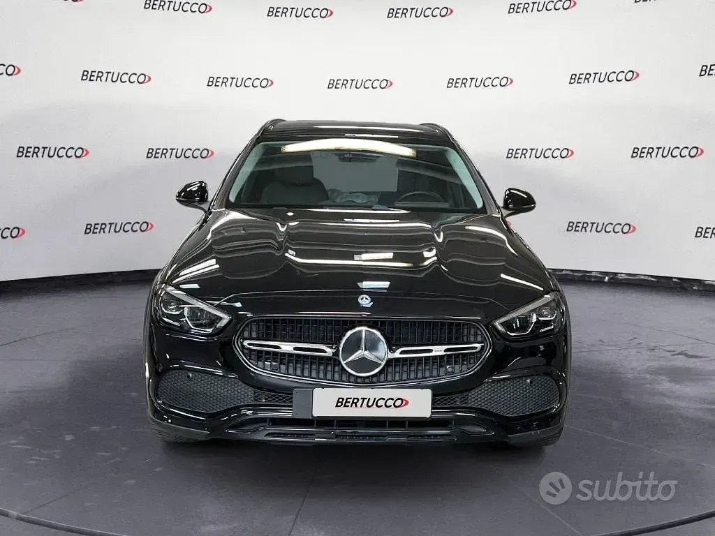 Usata Mercedes C220 Premium 200 CV (147 kW) 2024 Nero Station wagon
