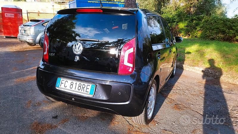Usata VW up! Highline 75 CV (55 kW) 2016 Nero Utilitaria
