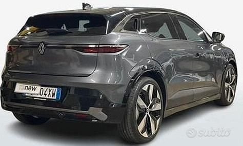 Usata Renault Megane E-Tech Techno 161 kW (220 CV) 2023 Grigio Berlina