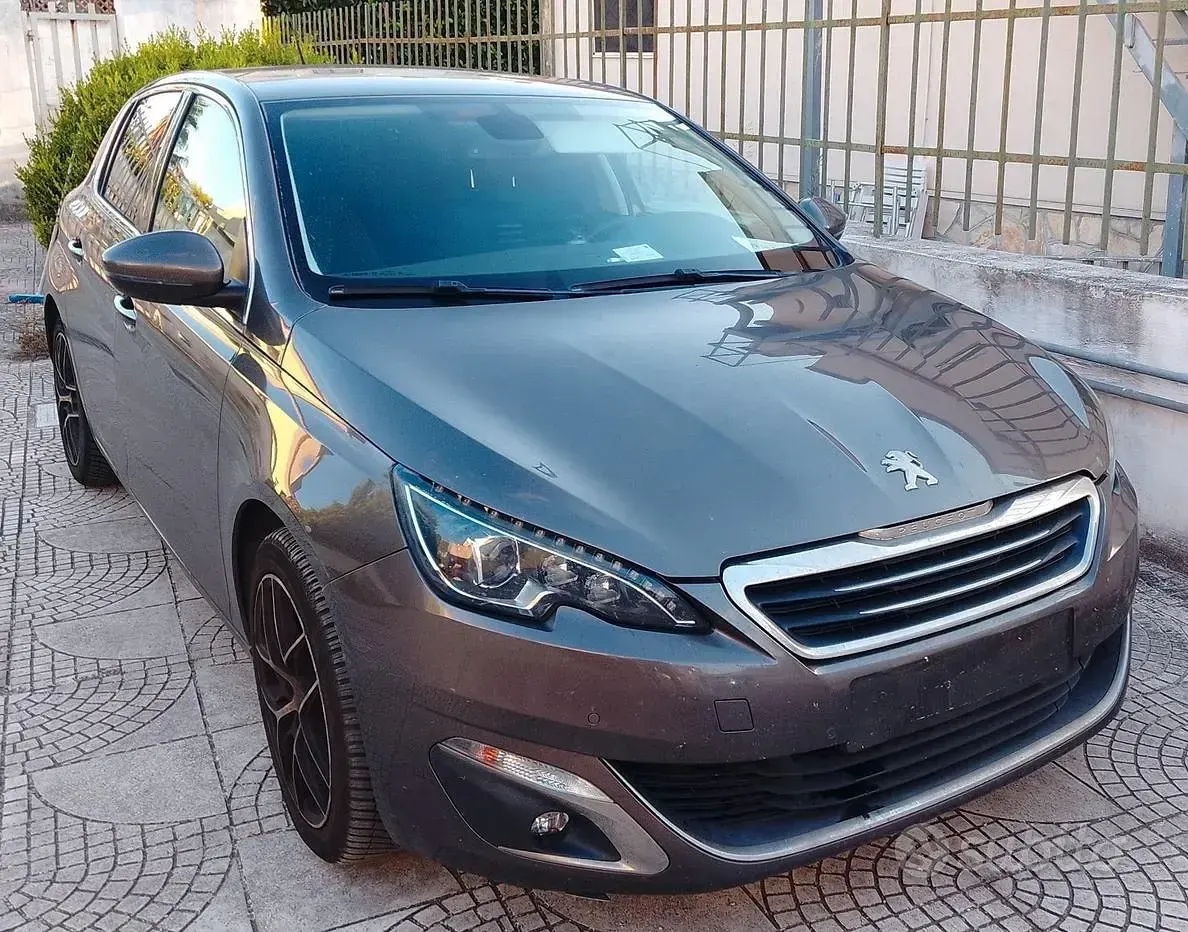 Usata Peugeot 308 116 CV (85 kW) 2014 Grigio Berlina