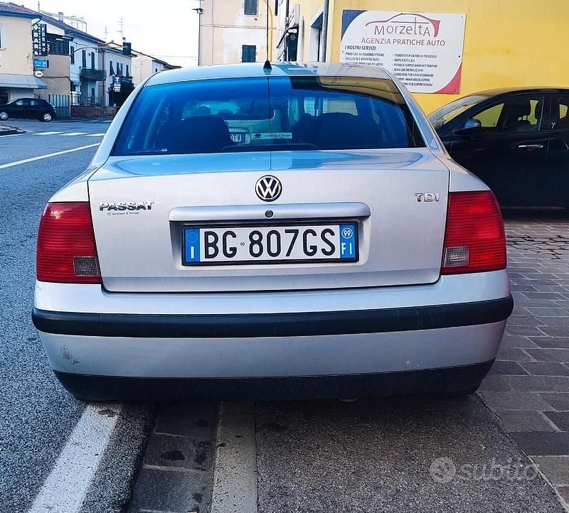 Usata VW Passat Trendline 110 CV (80 kW) 1999 Grigio Berlina