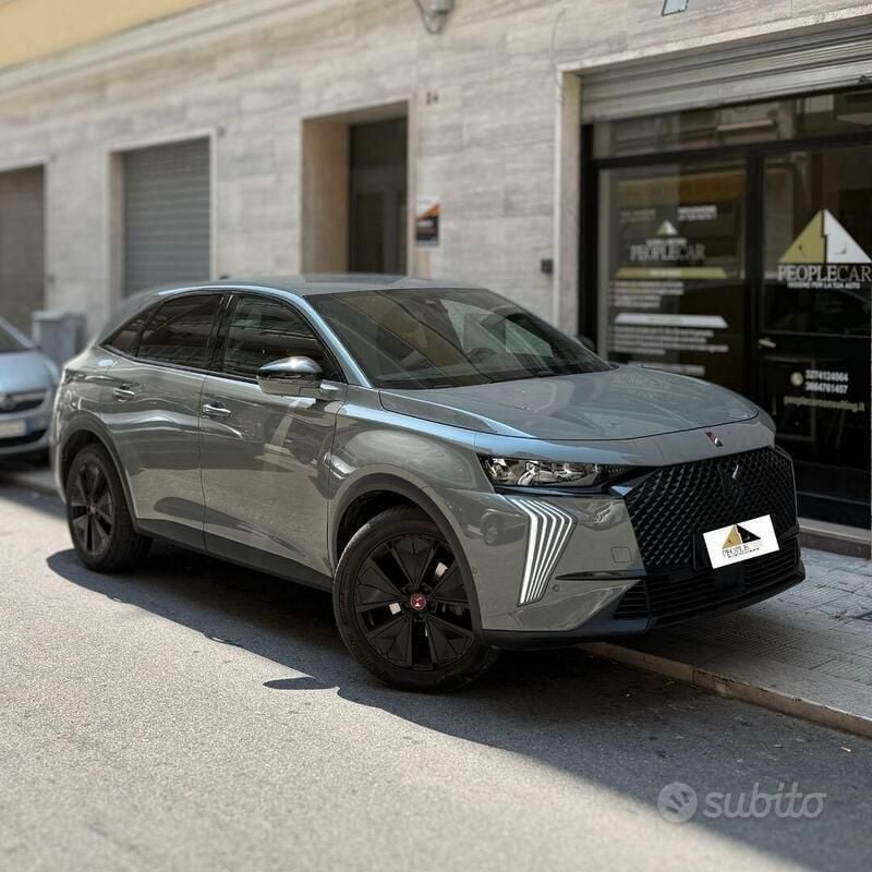 Grigio Usata 2023 DS Automobiles DS7 Crossback Performance SUV | 27.350 € (Buon prezzo) - Immagine 1/4