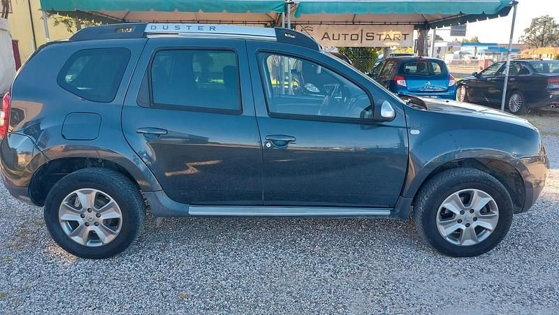 Usata Dacia Duster Lauréate 110 CV (80 kW) 2015 Grigio SUV