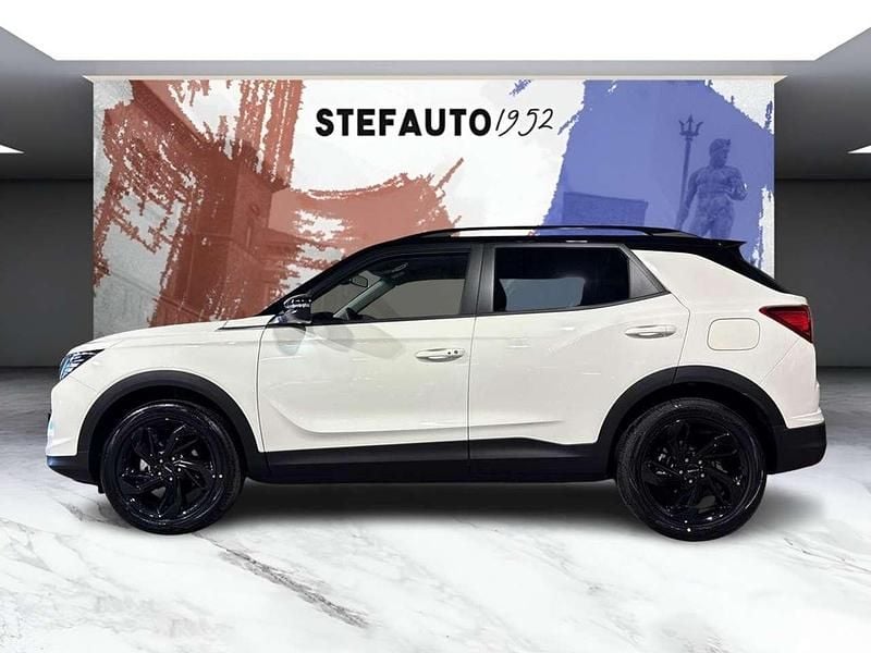 Nuova KGM Korando 163 CV (119 kW) 2026 Grand white SUV