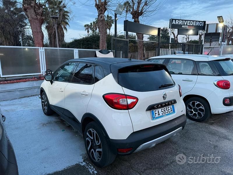 Usata Renault Captur 90 CV (66 kW) 2016 Bianco SUV