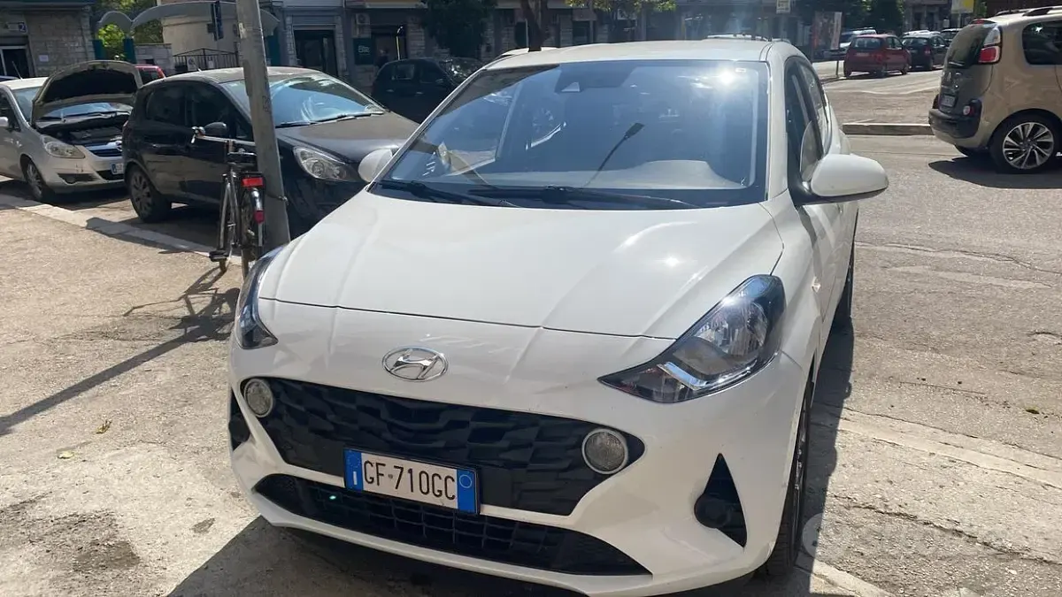 Usata Hyundai i10 67 CV (49 kW) 2021 Bianco Utilitaria