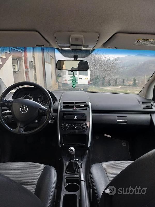 Usata Mercedes A180 Avantgarde 109 CV (80 kW) 2007 Grigio Utilitaria