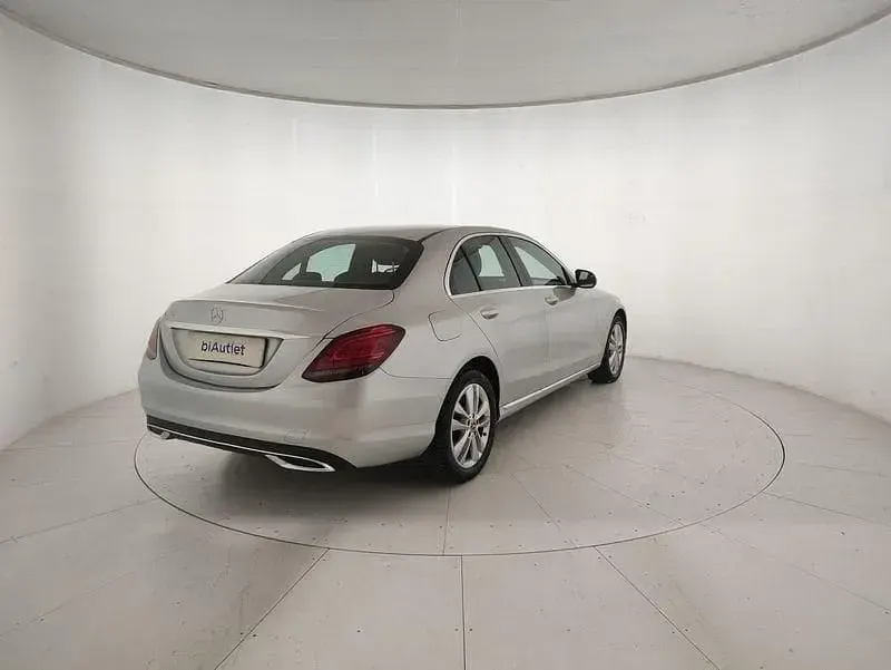 Usata Mercedes C180 122 CV (89 kW) 2019 Argento Berlina