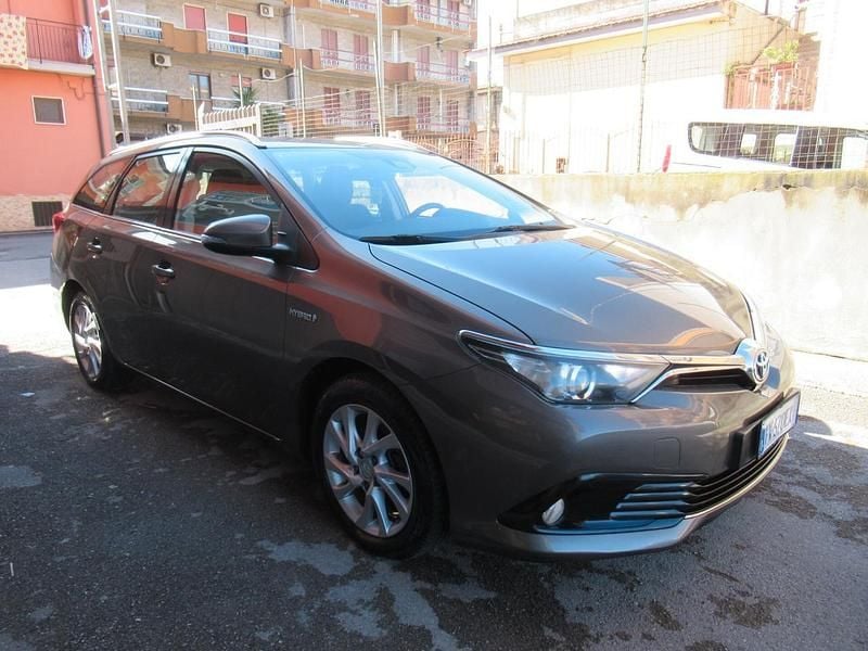 Usata Toyota Auris Touring Sports Lounge 99 CV (72 kW) 2019 Grigio Station wagon
