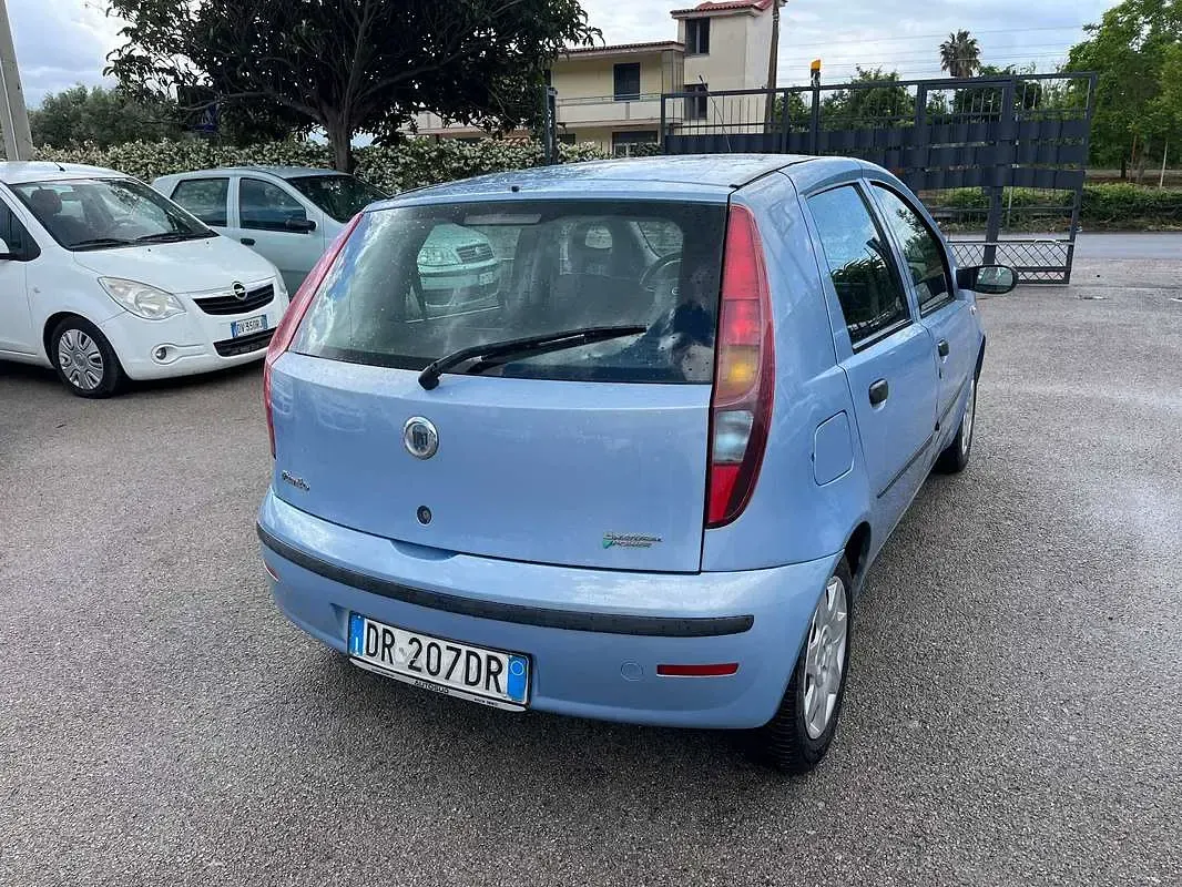 Usata Fiat Punto 60 CV (44 kW) 2006 Blu/azzurro Utilitaria