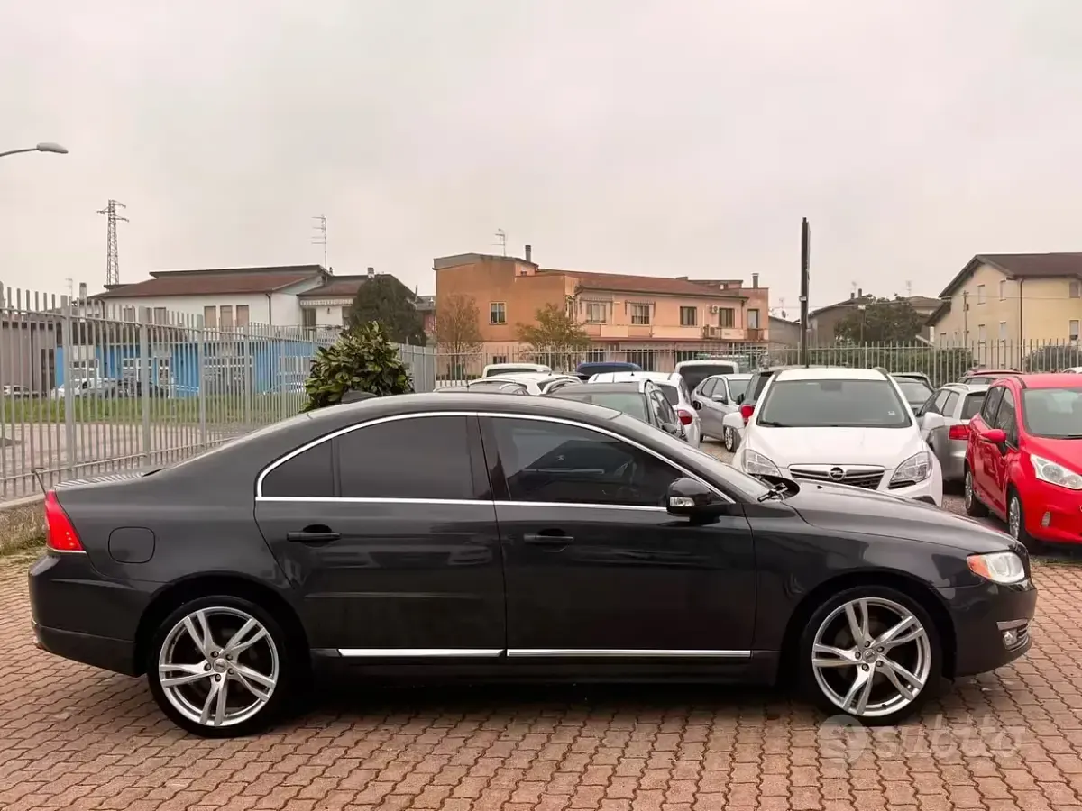 Usata Volvo S80 Momentum 205 CV (150 kW) 2010 Grigio Berlina