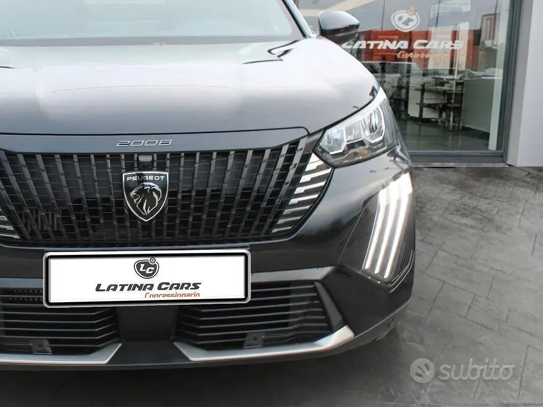 Usata Peugeot 2008 Allure 136 CV (100 kW) 2025 Nero SUV