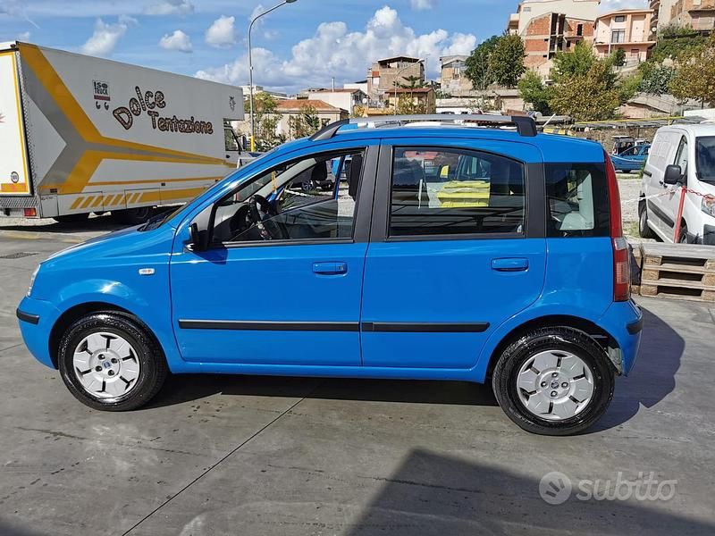 Usata Fiat Panda 69 CV (50 kW) 2006 Blu Utilitaria