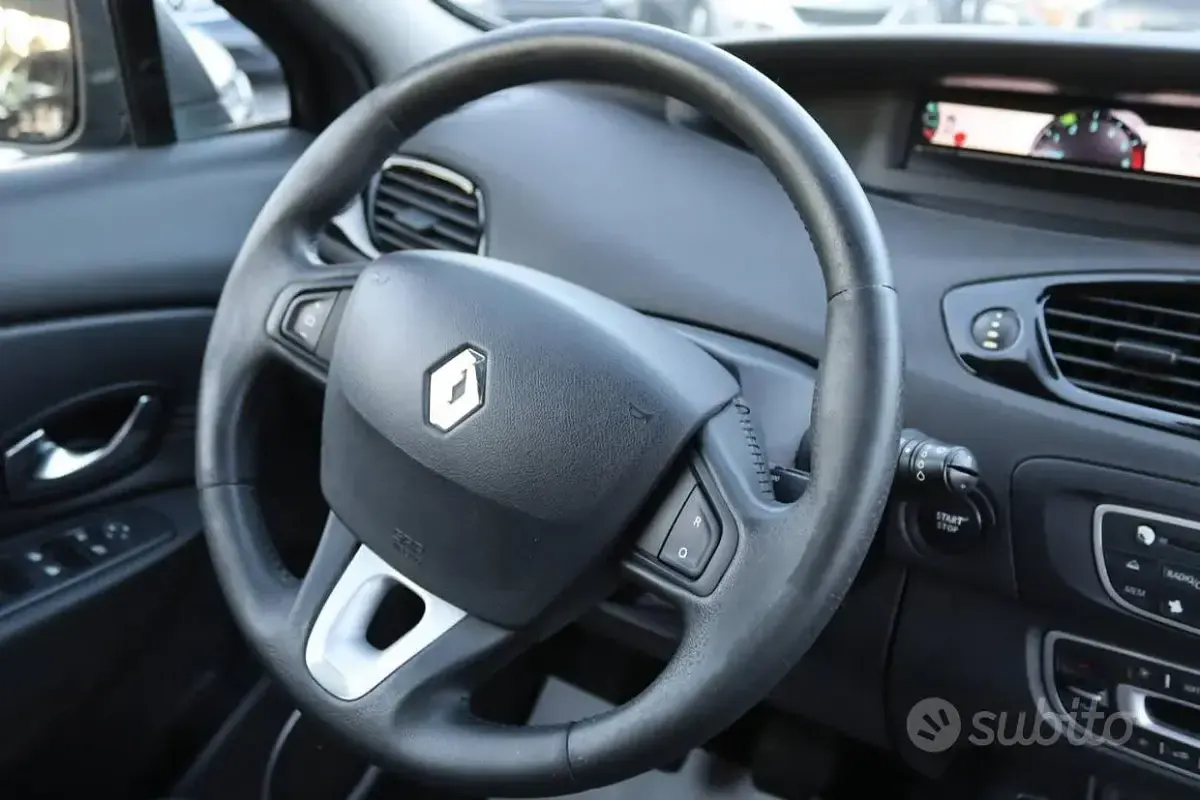 Usata Renault Scénic III 110 CV (80 kW) 2011 Bluazzurro Monovolume