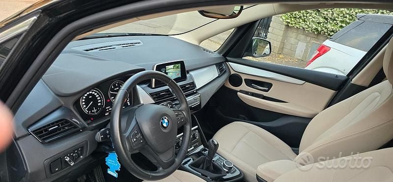 Usata BMW 218 150 CV (110 kW) 2022 Nero Station wagon