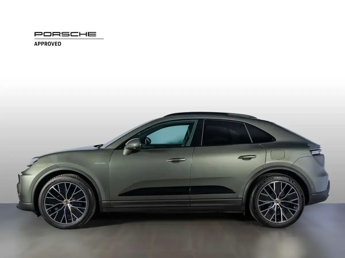 Usata Porsche Macan 144 kW (197 CV) 2024 Verde aventurine metallizzato SUV