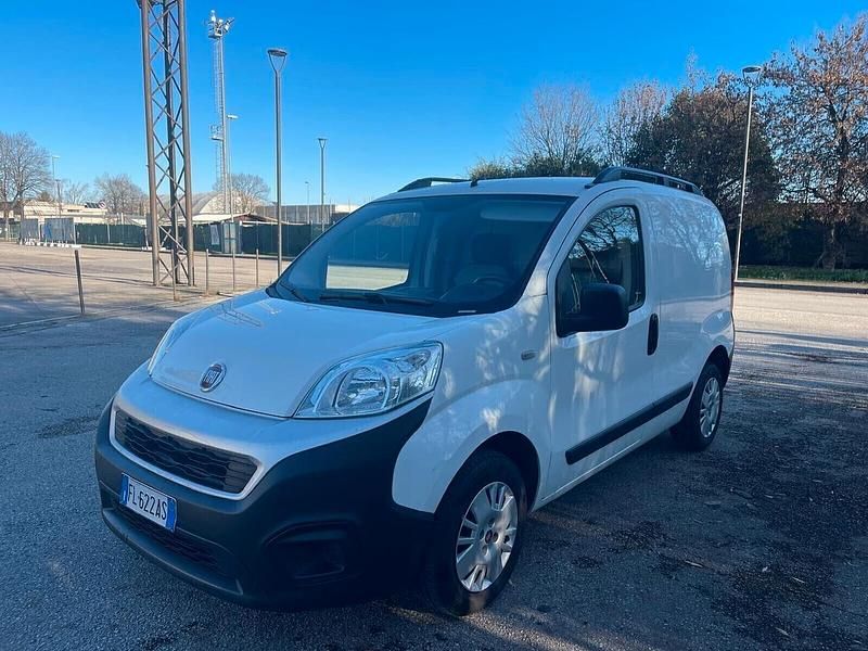 Bianco Usata 2017 Fiat Fiorino Monovolume | 6800 € (Buon prezzo) - Immagine 1/4
