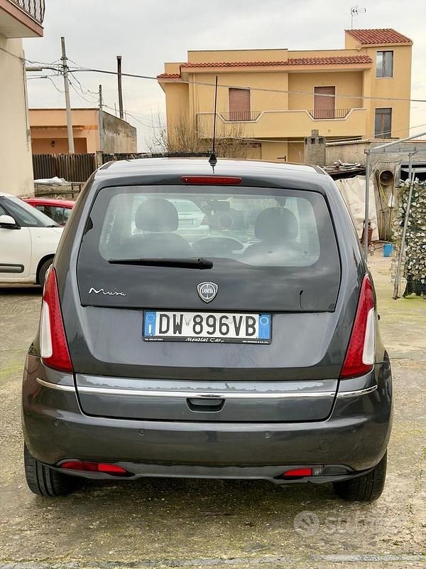 Usata Lancia Musa 2009 Grigio Monovolume
