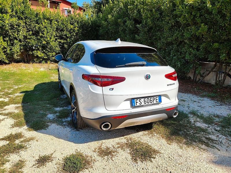 Usata Alfa Romeo Stelvio Business 210 CV (154 kW) 2018 Bianco SUV