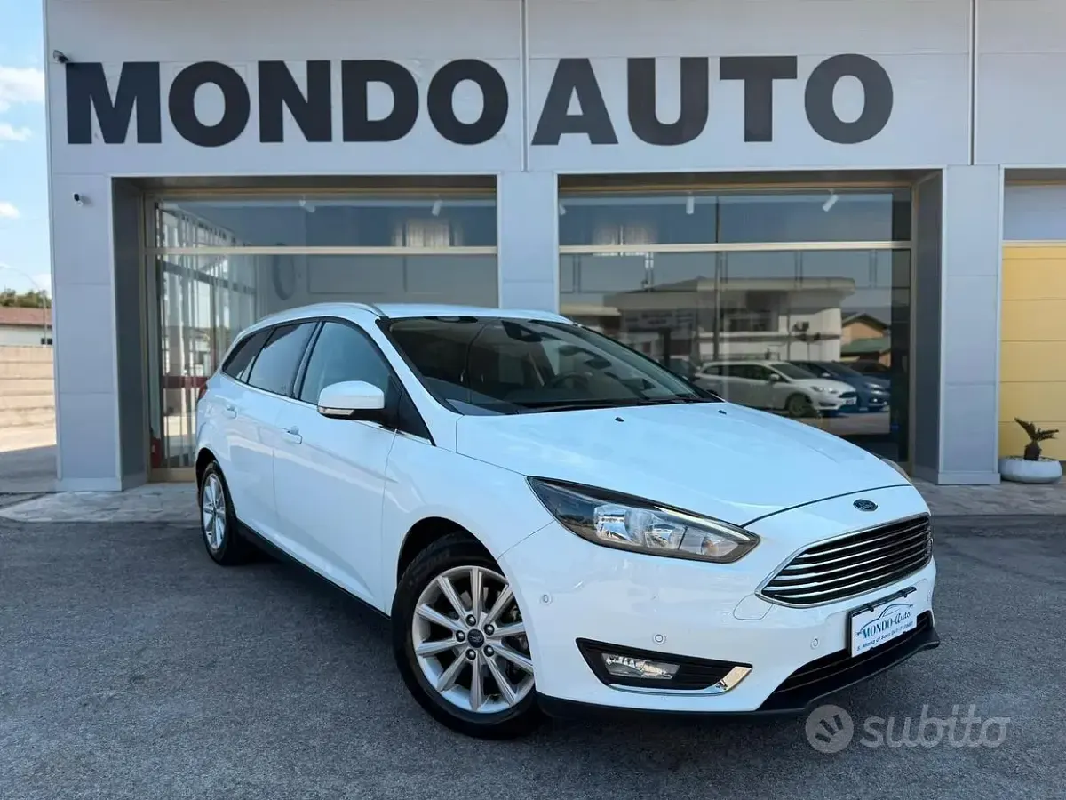 Usata Ford Focus Titanium 125 CV (91 kW) 2015 Bianco Station wagon