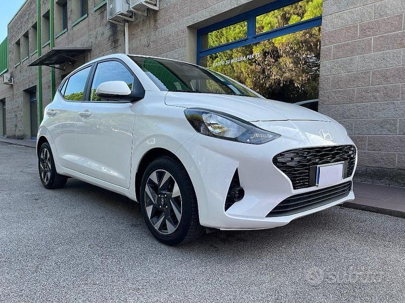 Usata Hyundai i10 Prime 67 CV (49 kW) 2024 Bianco Utilitaria
