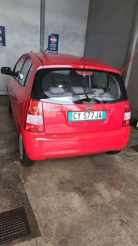 Begagnad Kia Picanto EX 65 HK (47 kW) 2006 Röd Halvkombi