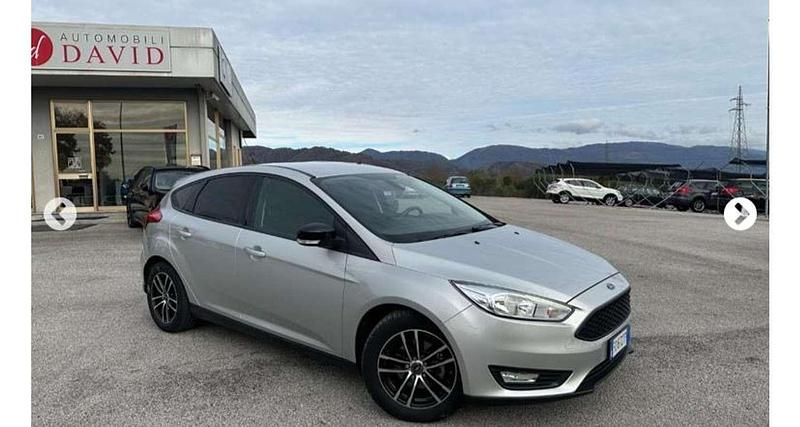 Usata Ford Focus S 101 CV (74 kW) 2015 Berlina