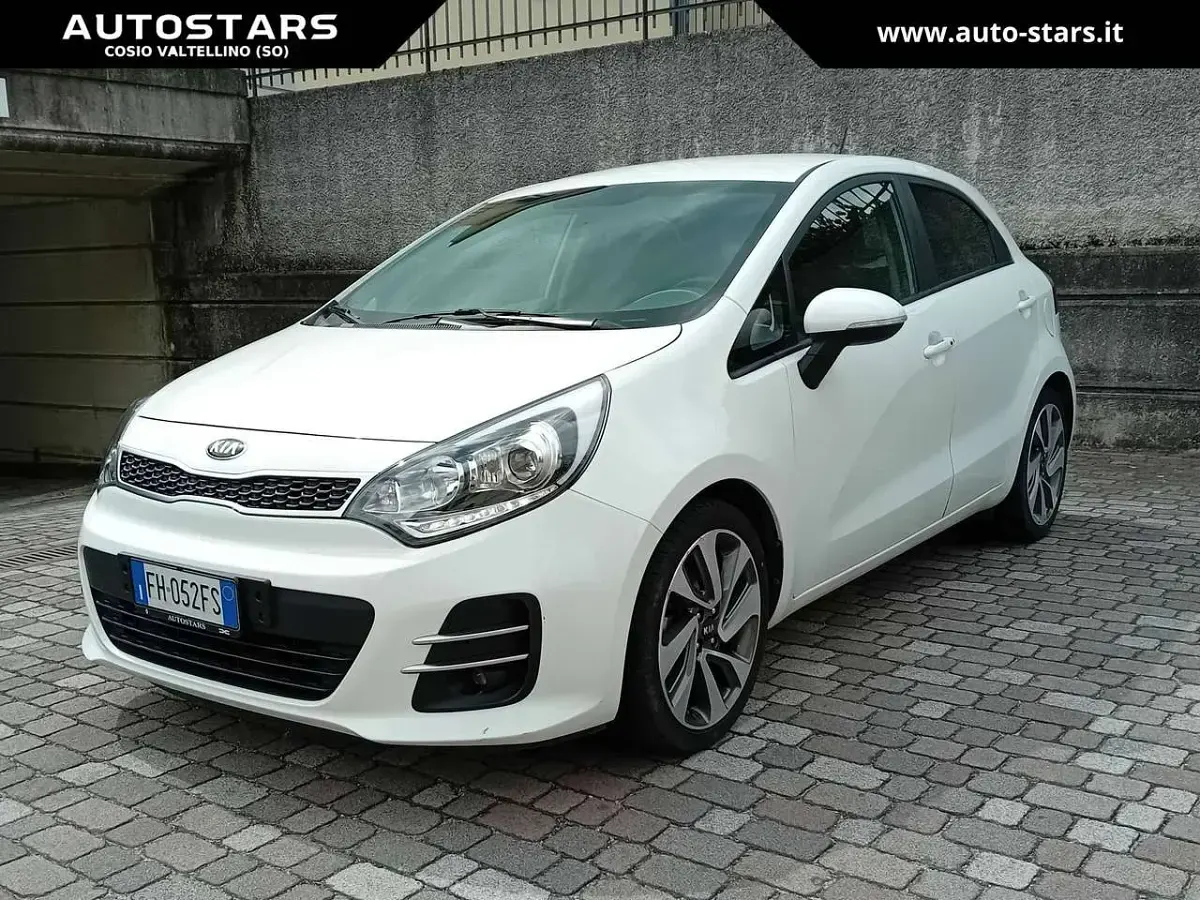 Usata Kia Rio 90 CV (66 kW) 2017 Bianco Berlina