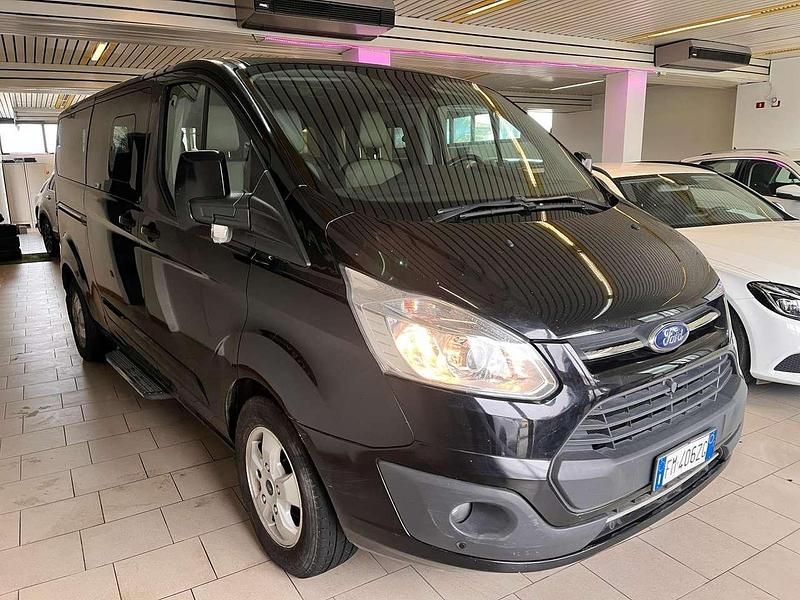 Usata Ford Tourneo Titanium 170 CV (125 kW) 2017 Nero Furgone