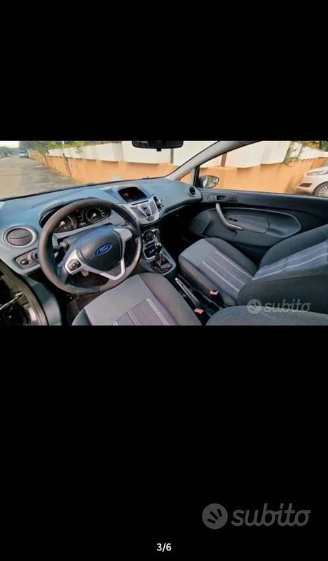 Usata Ford Fiesta 80 CV (58 kW) 2009 Nero Utilitaria