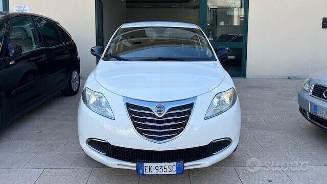 Usata Lancia Ypsilon S 95 CV (69 kW) 2012 Bianco Utilitaria