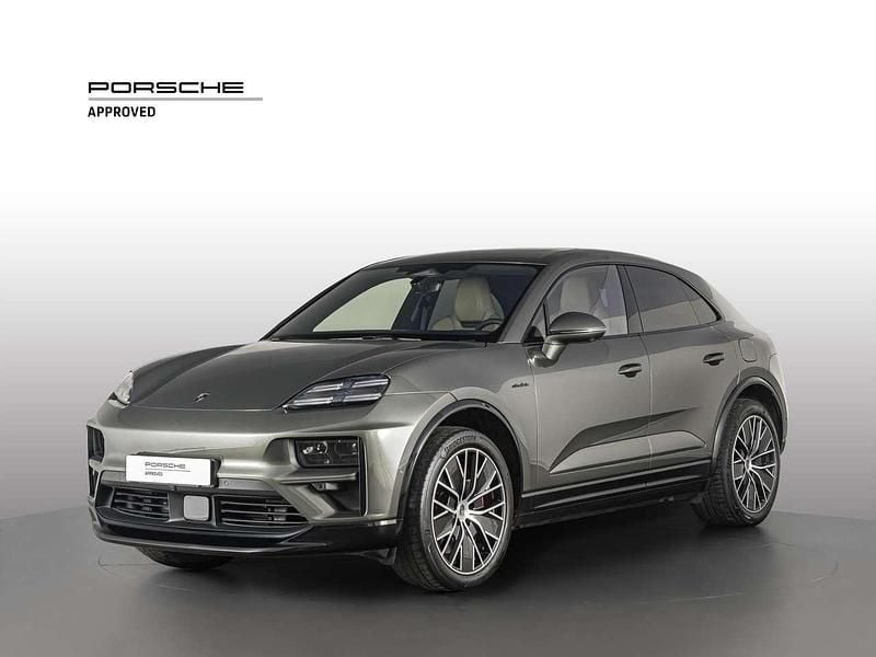Usata Porsche Macan Turbo 469 kW (639 CV) 2024 Verde aventurine metallizzato SUV