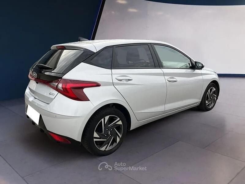 Usata Hyundai i20 84 CV (61 kW) 2022 Bianco Monovolume