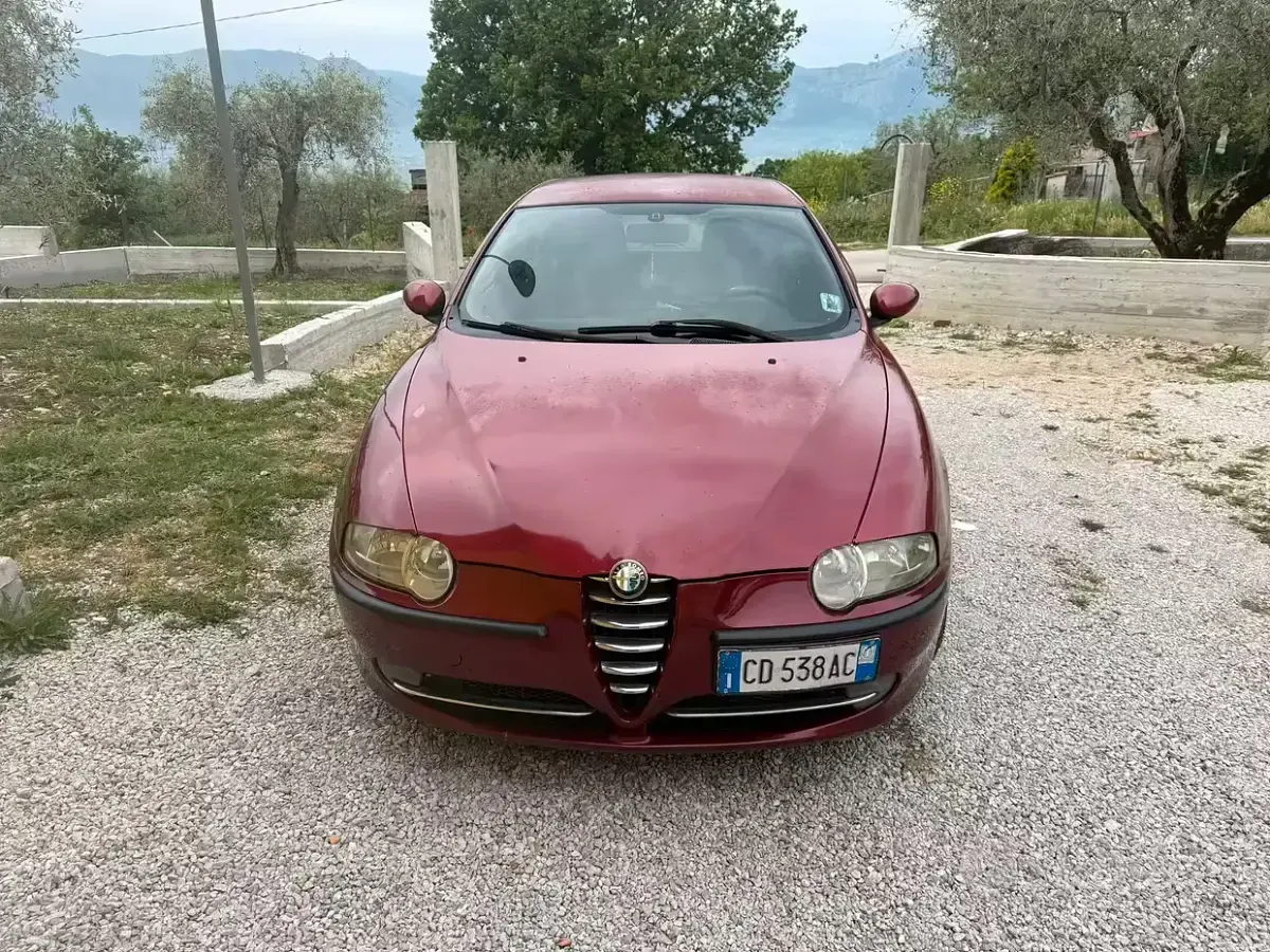 Usata Alfa Romeo 147 116 CV (85 kW) 2002 Rosso Utilitaria