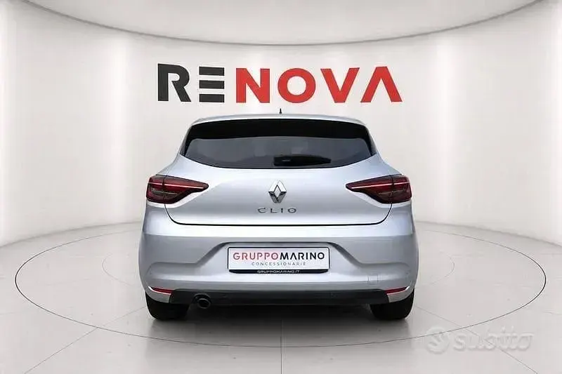 Usata Renault Clio V Intens 101 CV (74 kW) 2021 Grigio Berlina