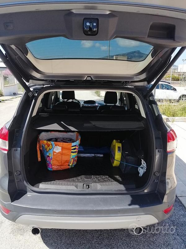 Usata Ford Kuga Titanium 140 CV (102 kW) 2013 Grigio SUV