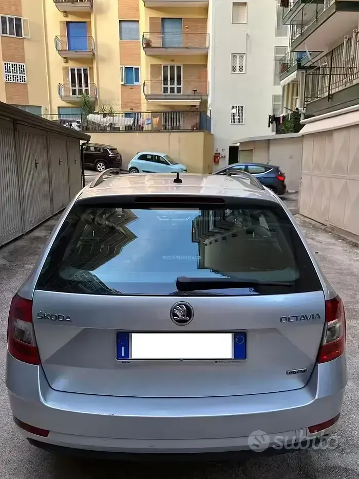 Usata Skoda Octavia G-TEC 110 CV (80 kW) 2018 Grigio Station wagon