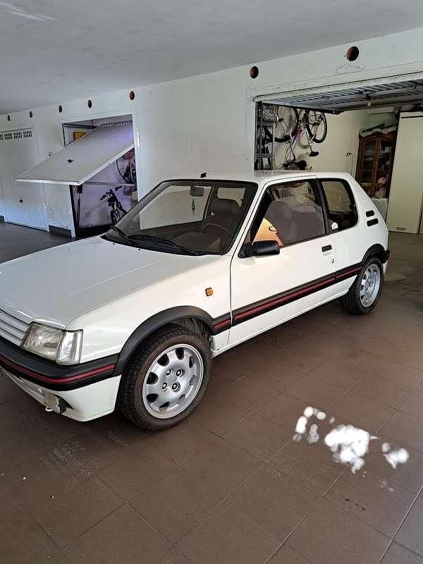 Usata 1992 Peugeot 205 Tre volumi | 26.000 € - Immagine 1/4