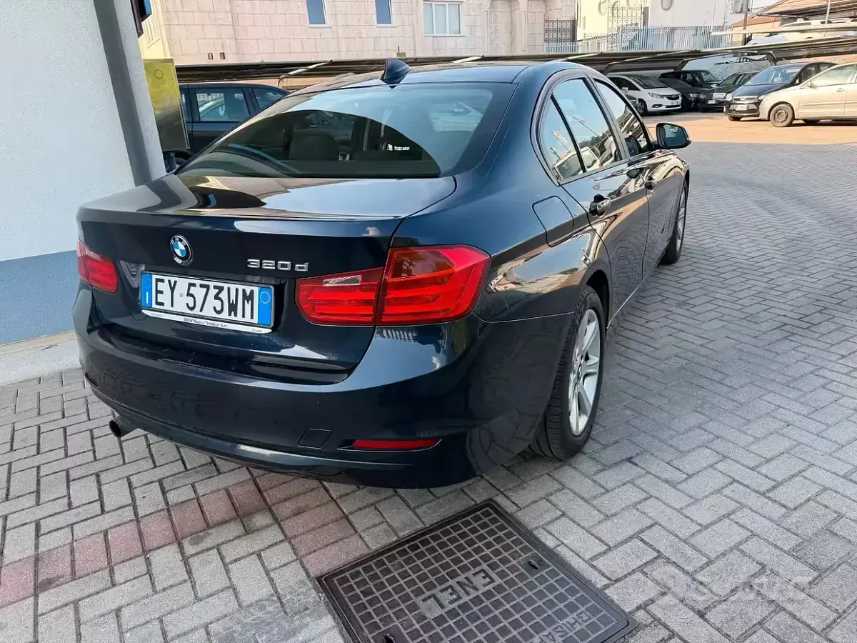 Usata BMW 320 Efficient Dynamics 184 CV (135 kW) 2015 Blu Berlina