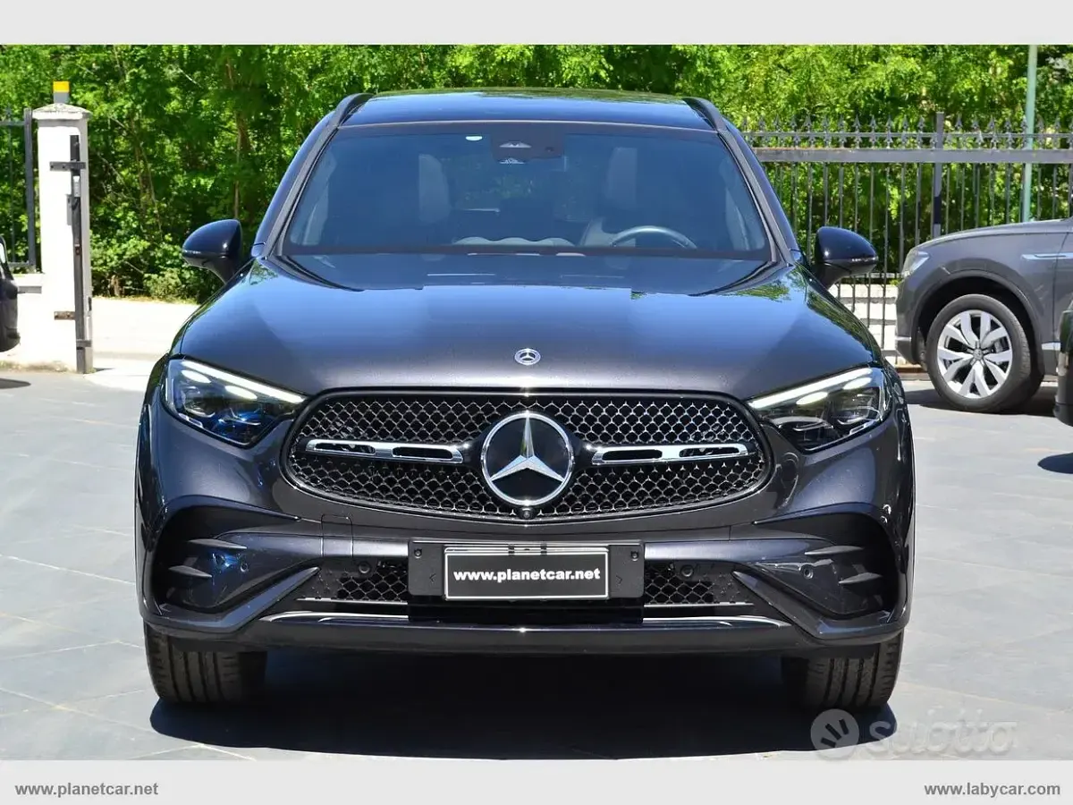 Usata Mercedes GLC300 AMG line 197 CV (144 kW) 2024 Grigio scuro SUV