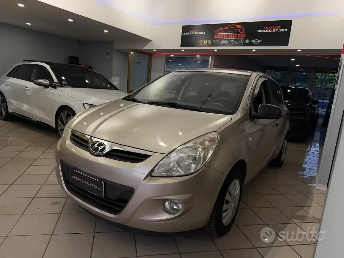 Usata Hyundai i20 78 CV (57 kW) 2011 Grigio Utilitaria
