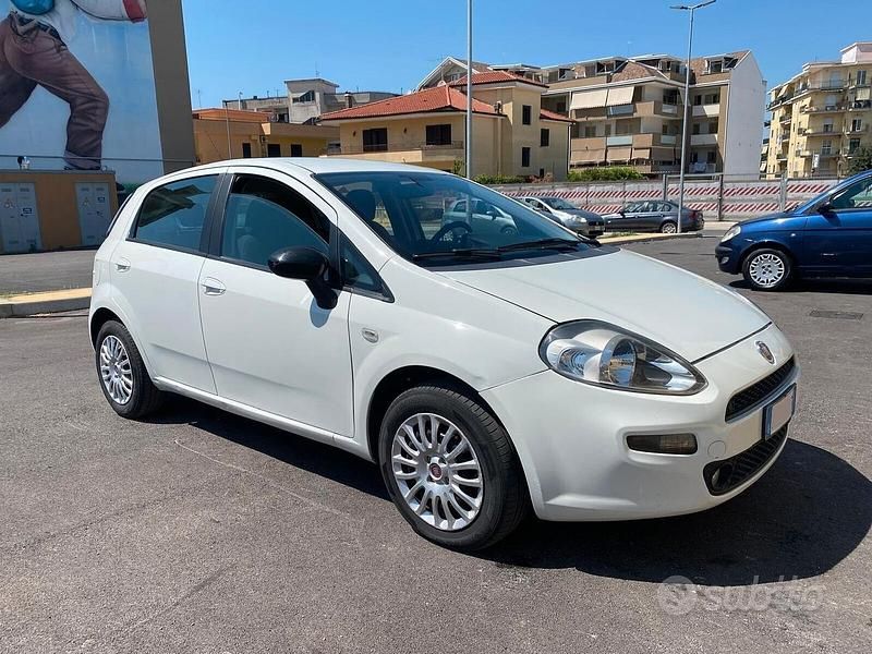 Usata Fiat Punto 75 CV (55 kW) 2014 Bianco Utilitaria