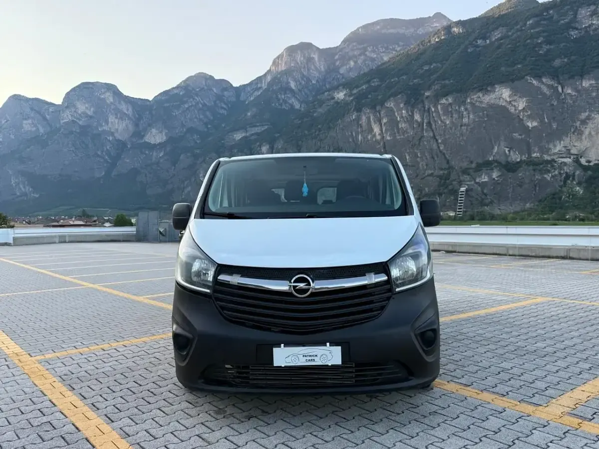 Usata Opel Vivaro 90 CV (66 kW) 2015 Bianco Monovolume