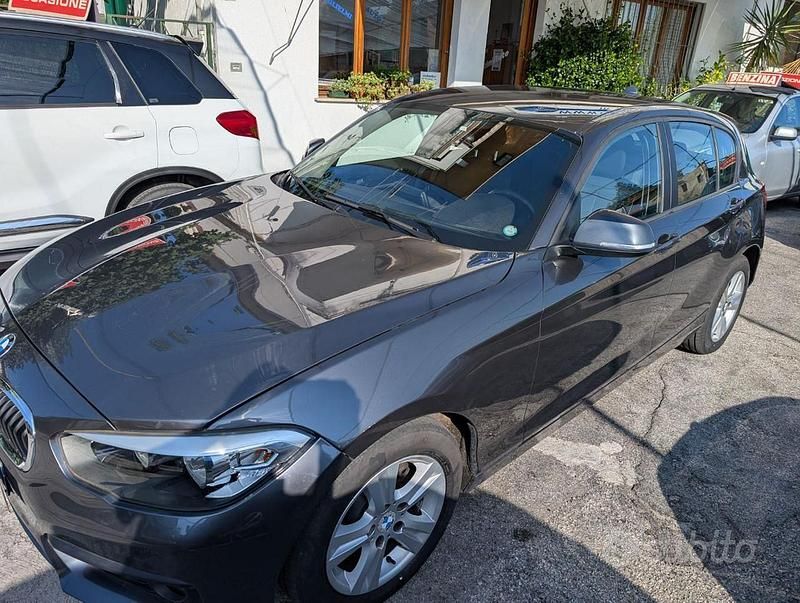 Usata BMW 118 Efficient Dynamics 150 CV (110 kW) 2015 Grigio Utilitaria