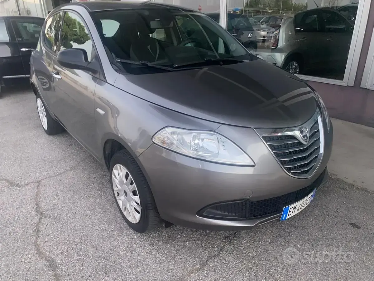 Usata Lancia Ypsilon Silver 80 CV (58 kW) 2013 Utilitaria